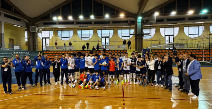 Volley, Trofeo dei Tre Mari, Calabria al maschile e Puglia al femminile in trionfo. Grande entusiasmo ad Isernia per le finali