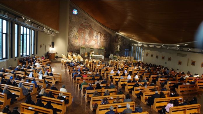 Termoli: settimana Santa, messa crismale nella chiesa di San Francesco