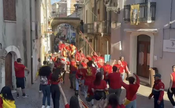 San Martino in Pensilis, carrese da brividi: vincono i Giovanotti. C’è preoccupazione per un uomo ferito al cambio