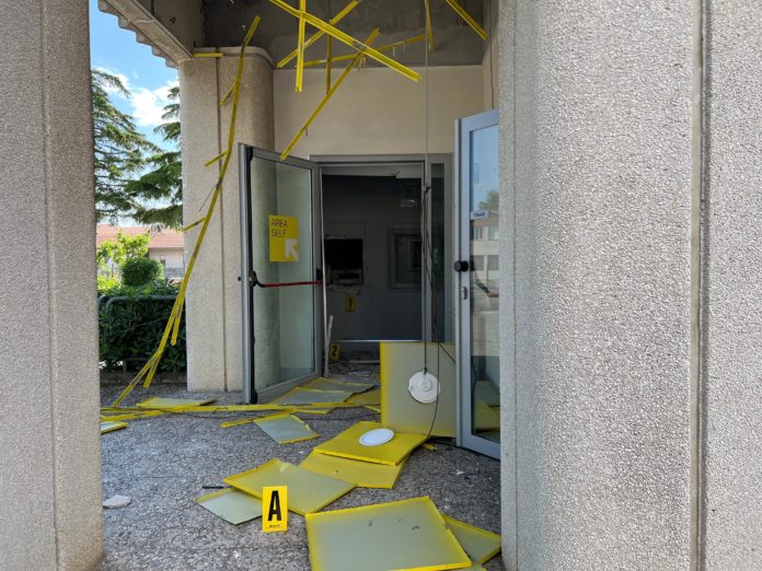 Ennesimo colpo a un postamat, assalto allo sportello di Petacciato
