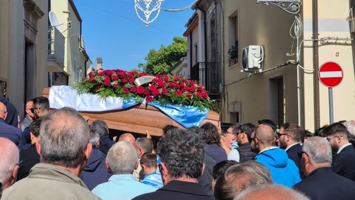 A Ururi l’ultimo toccante saluto a Vincenzo Campofredano, il capitano dei Giovani