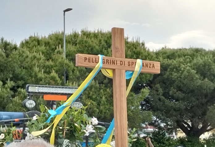 Termoli: l’arrivo della croce della misericordia, benedetta da Papa Francesco