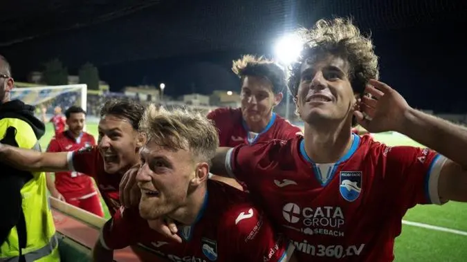 Calcio, Serie C, play-off, Pescara ad un passo dalla finale. Vicenza e Ternana non si fanno male, qualificazione rimandata a mercoledì sera. Impiantistica sportiva: Ferrazzano a breve sarà operativo il campo in sintetico