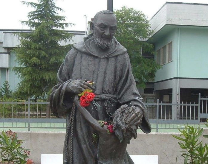 Anniversario della statua in onore di Padre Pio inaugurata a Trivento il 25 maggio 1999