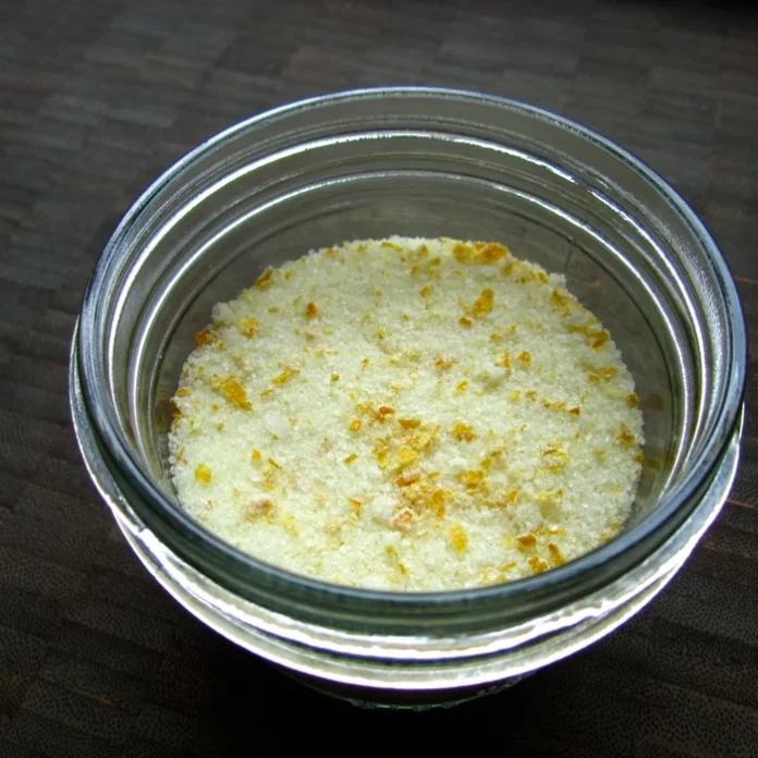 Butti ancora le bucce degli agrumi? Trasformale in un sale profumatissimo