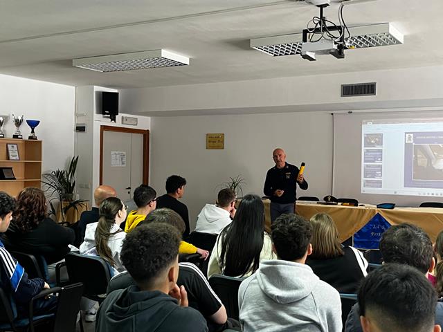 A Campobasso e Termoli la Polizia Strwadale incontra gli studenti nell’ambito del progetto “Icaro”