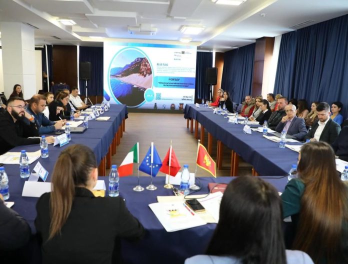 Il Molise torna al centro del dibattito sul turismo sostenibile nell’area adriatica, grazie all’impegno della Fondazione Turismo e Cultura Molise, che in questi giorni è protagonista di una serie di workshop internazionali tra Albania e Montenegro. Le iniziative, che si svolgono tra le città di Tirana, Lezhë e Ulcinj, rientrano nelle attività del programma europeo Interreg IPA South Adriatic e pongono l’accento sul turismo sostenibile e sul valore del riconoscimento Bandiera Blu. In prima linea, il presidente della Fondazione Paco Manes, che sottolinea con convinzione l’importanza di questi appuntamenti: «Queste occasioni sono fondamentali per portare la nostra visione di turismo sostenibile su scala internazionale. Il Molise ha molto da offrire e deve essere sempre più presente nei tavoli di confronto europeo per cogliere opportunità e costruire reti di sviluppo durature». Accanto a lui Fabrizio Vincitorio, imprenditore e stakeholder turistico molisano, da anni impegnato nella promozione del territorio attraverso modelli di accoglienza autentica e integrata, capaci di coniugare qualità, identità e innovazione. Questa settimana di lavoro oltre Adriatico rappresenta un nuovo passo nel percorso di internazionalizzazione della strategia turistica molisana, che la Fondazione porta avanti con un approccio partecipativo, coinvolgendo istituzioni, imprese e comunità locali. Un’occasione preziosa per rafforzare la “cultura del turismo” come leva strategica per la crescita del Molise, puntando su sostenibilità, cooperazione transfrontaliera e valorizzazione delle eccellenze territoriali. La Fondazione Turismo e Cultura Molise continua a lavorare per consolidarsi come un attore dinamico e propositivo nella progettazione e nel coordinamento di iniziative in grado di generare valore, occupazione e visibilità per l’intera regione.