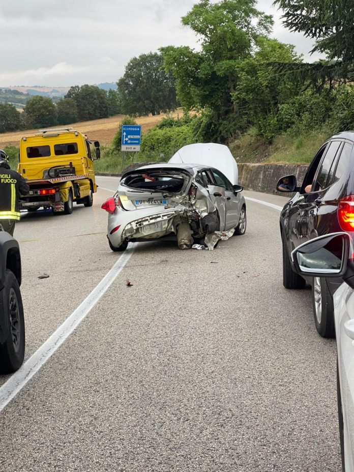 Campobasso, incidente verso contrada Mascione: due auto coinvolte e due persone ferite e portate in ospedale
