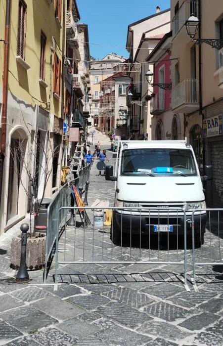 Rischio crollo in Via Cannavina a Campobasso, chiusa la strada fino a fine lavori: modifiche alla viabilità