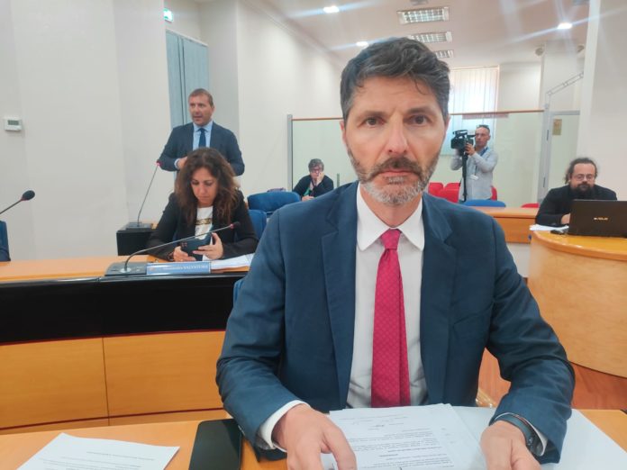 Gravina (M5S): “Fondi di coesione usati per il riarmo? È un furto politico ai danni del Sud”