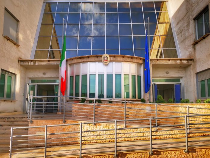 Termoli, ruba TV e alcolici da un locale: arrestato 40enne del posto