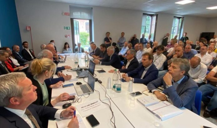 Accordo rinnovato per i lavoratori di Stellantis, Ferrari, CNH e Iveco: aumenti in busta paga e nuovi premi