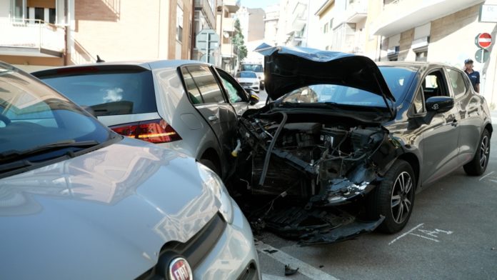 Campobasso, ennesima carambola di auto all’incrocio di via Crispi