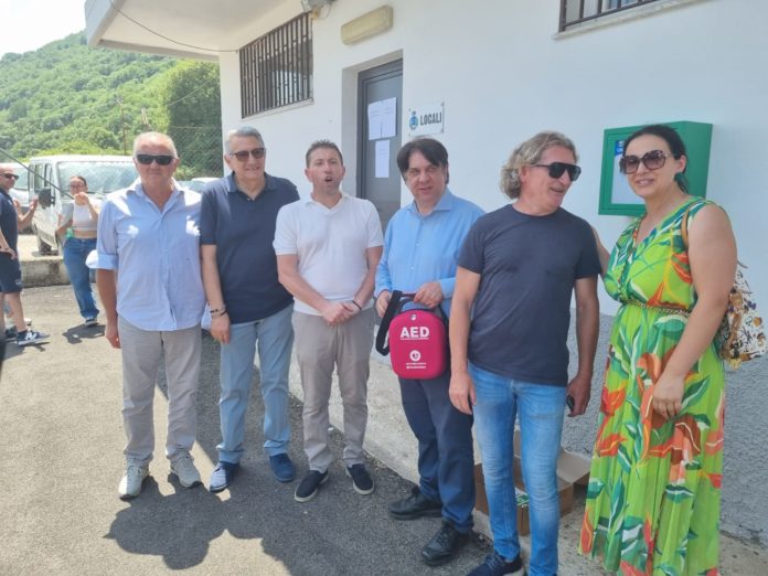 Cuore e comunità per un futuro in sicurezza: a Sesto Campano installato il settimo defibrillatore Sesto Campano defibrillatore