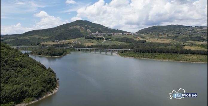 Acqua alla Puglia, Roberti e Della Porta: nessun accordo, non c’è protocollo