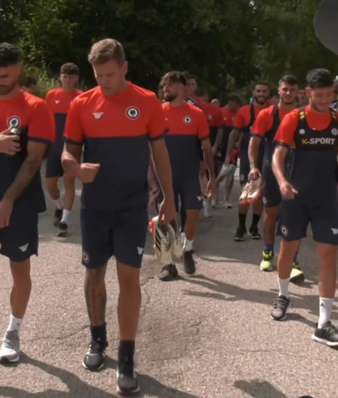 Calcio, Serie C, Campobasso: ventisette giocatori in ritiro. La città piange la scomparsa di Marco De Nigris