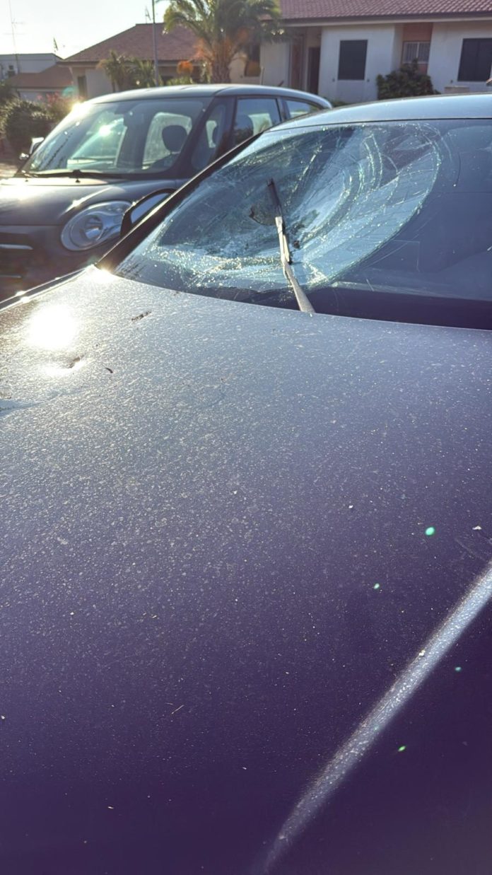 Raid vandalico nella notte a Termoli: paura in via dei Ciclamini