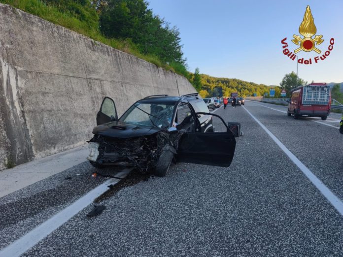 Scontro sulla Statale 17 tra auto e Tir: uomo trasportato in ospedale forli
