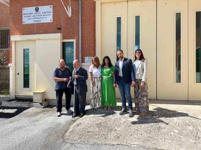Isernia, avvocati visitano carcere per redigere relazione al Ministero: “Clima sereno”