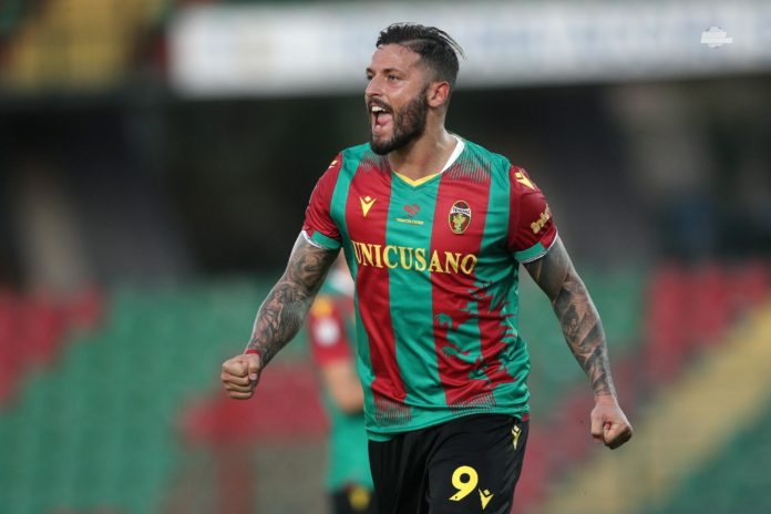 Calcio, Serie C, Campobasso: pressing su Ferrante, il nodo riguarda la durata del contratto. Contestazione a Terni