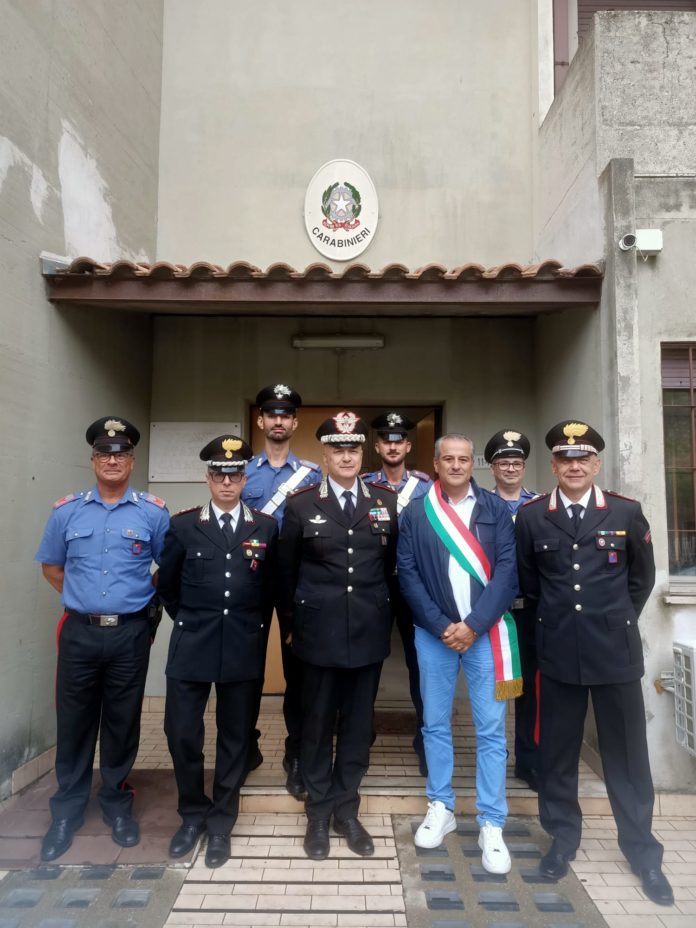 Castelmauro: visita del Generale Neosi alla stazione dei carabinieri
