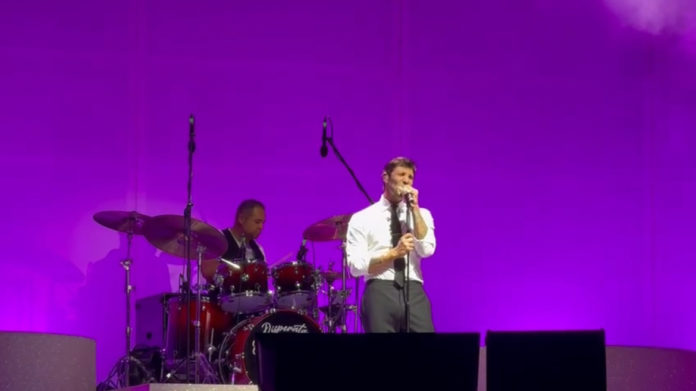 Stefano De Martino conquista l’Arena del Mare di Termoli: spettacolo da tutto esaurito