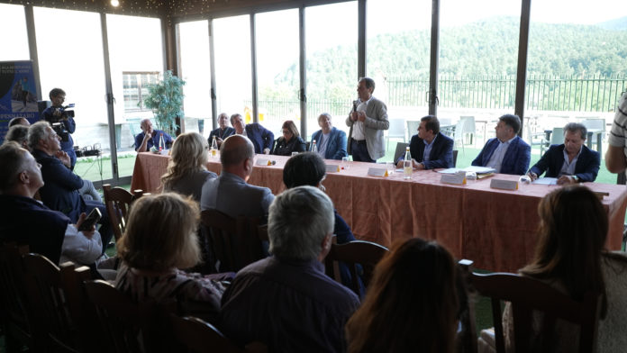 Pescopennataro, dibattito sulla sanità nelle aree interne: tra le soluzioni elisoccorso e medici cubani