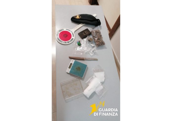 Termoli: sequestrati droga e strumenti da spaccio, una denuncia