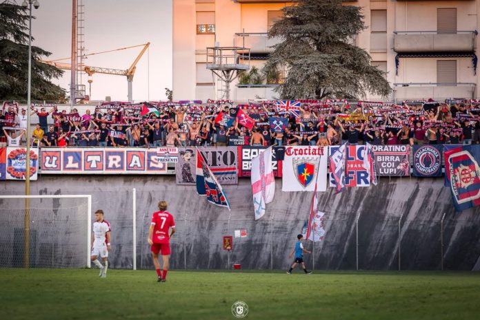 Calcio, Serie C, Campobasso, marcia di avvicinamento alla sfida con il Pineto. Daspo per il tifoso della Torres individuato dalle autorità