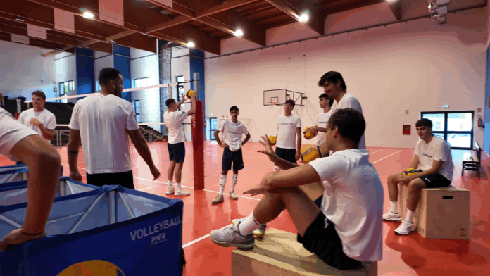 Volley, A3, EnergyTime Spike Devils, prima settimana confortante. Da questa sera squadra in piazza per il torneo “Energy Time”