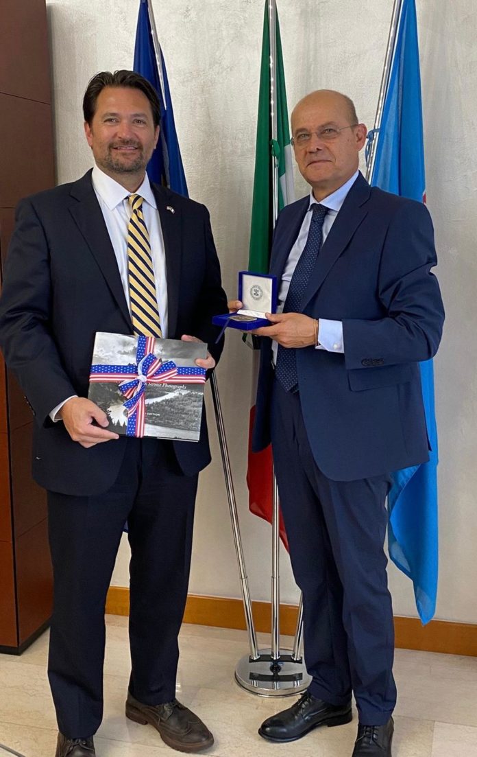 Il Console Generale degli Stati Uniti a Napoli ha incontrato il Presidente del Consiglio regionale Pallante
