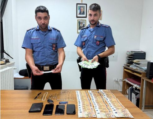 Truffatori fermati dai Carabinieri di Agnone: restituiti alla vittima 5 mila euro e gioielli d’oro