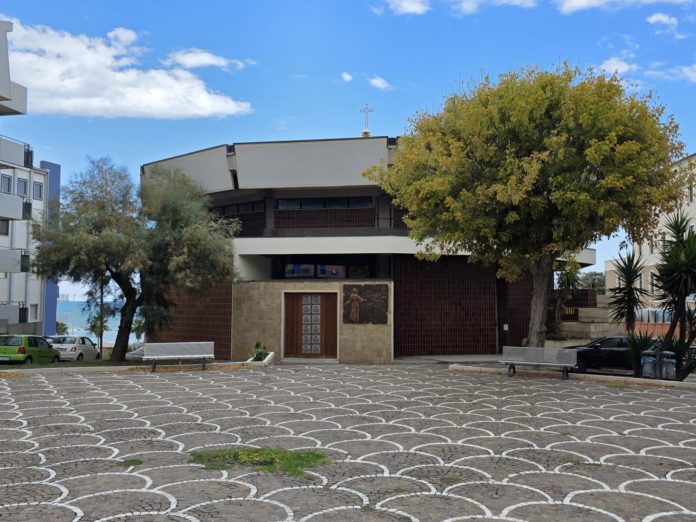 Termoli: riapre la Chiesa di S.Antonio con la dedicazione del nuovo altare e degli arredi sacri