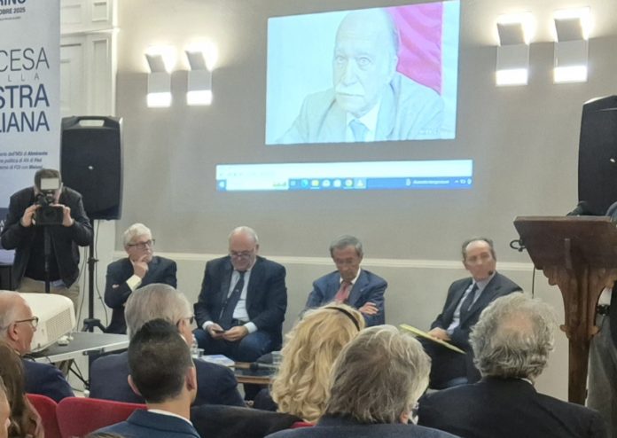 Da Testimonianza a Governo: Gianfranco Fini a Larino Ripercorre l’Evoluzione della Destra Italiana