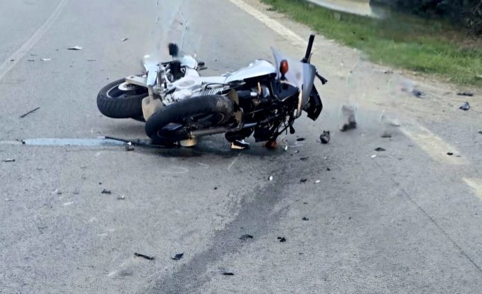 Tampona un’auto con la moto sulla Statale 87: centauro ferito e trasportato al San Timoteo