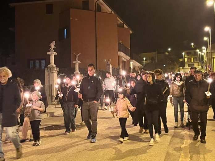 Fiaccolata della Memoria, San Giuliano si stringe nel ricordo