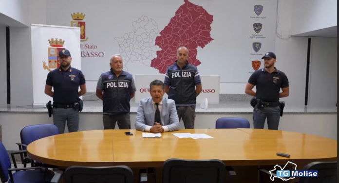 Campobasso: rapina con un coltello un uomo in Via del Castello, fermato dalla Squadra Mobile. Giovane del posto in carcere