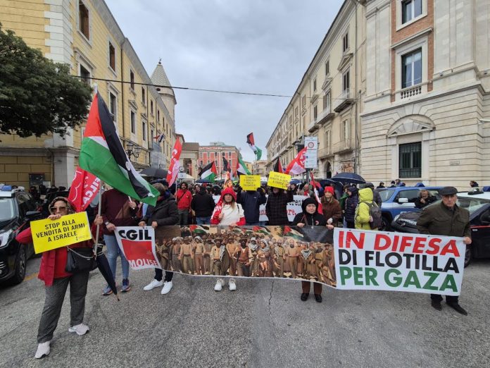 Il Molise vicino alla Palestina. Studenti, lavoratori e cittadini in piazza per lo sciopero generale