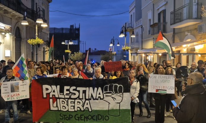 A Termoli si marcia per la pace: “La tregua non basta, serve giustizia”