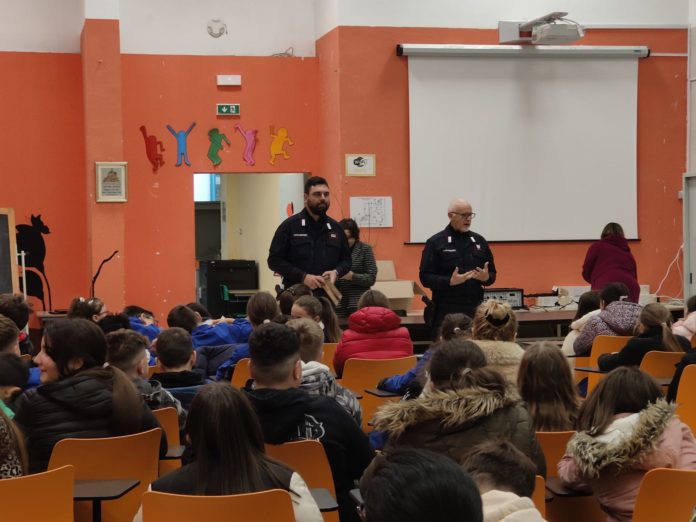 Giornata degli Alberi, il Nucleo Carabinieri Forestale Trivento va nelle scuole