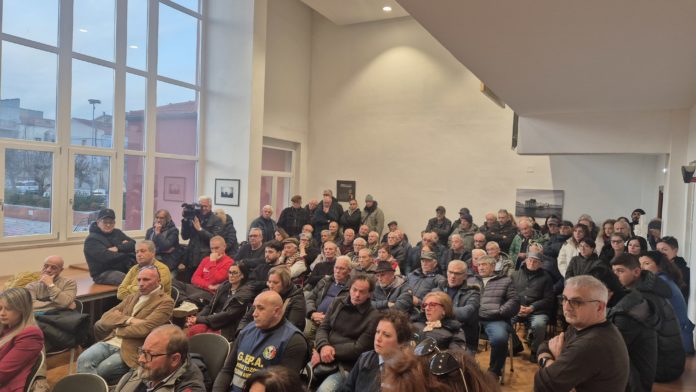 Pestaggio del 14enne, Santa Croce in assemblea tra rabbia e paura