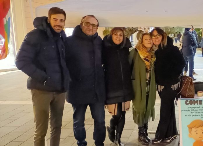 Educazione all’empatia, banchetto Pd per proposta di legge