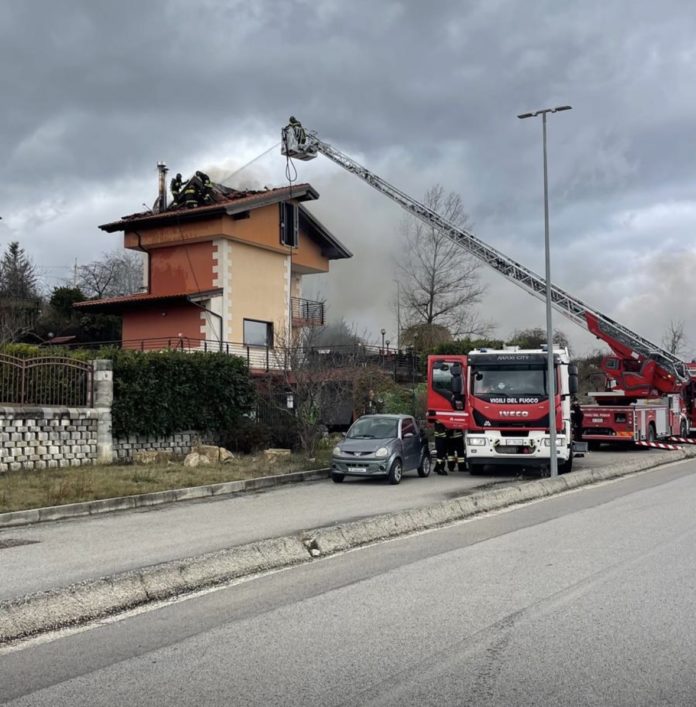 Incendio in abitazione a Ripalimosani, mattinata di paura