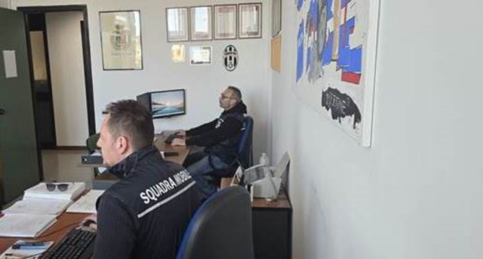 Truffe, otto persone denunciate dalla Polizia: raggiri per 40mila euro