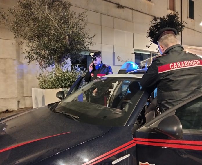 Termoli: il clown con i suoi conigli aggredito in centro