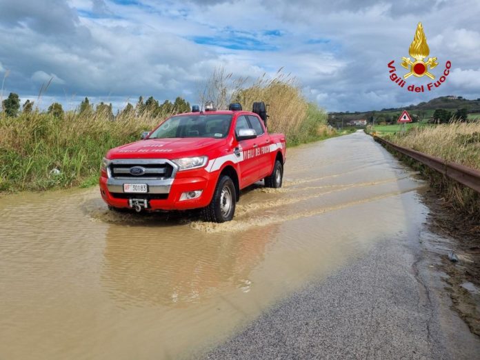 Il maltempo imperversa in Basso Molise, allagata la rotonda del Sinarca