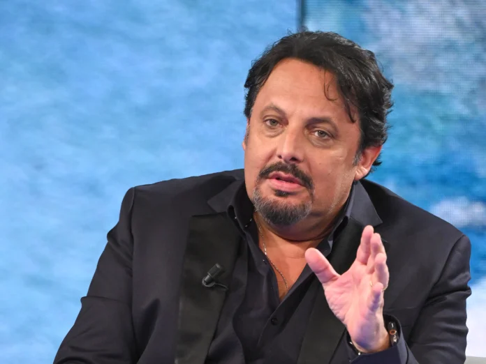 Enrico Brignano arriva a Campobasso, il suo show il 28 giugno a Selva Piana