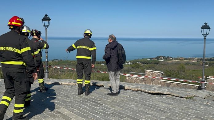 A Petacciato il geologo Sciarra: “Questa frana si può solo mitigare”