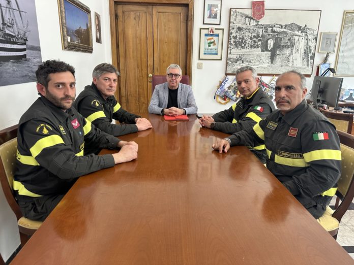 Incontro tra il sindaco di Termoli, Balice, e il Comandante VVF di CB, Tripi