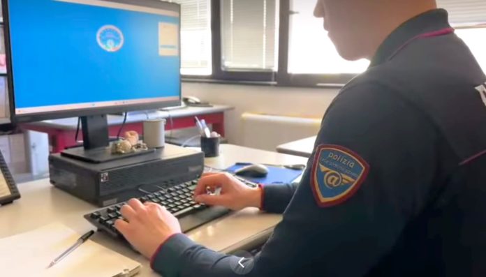 Denunciata donna per accesso al sistema informatico e frode informatica